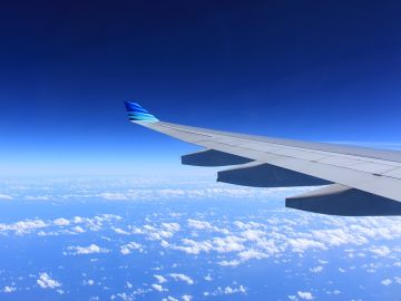 Cobran por ir al servicio en los aviones Cobran por ir al servicio en los aviones