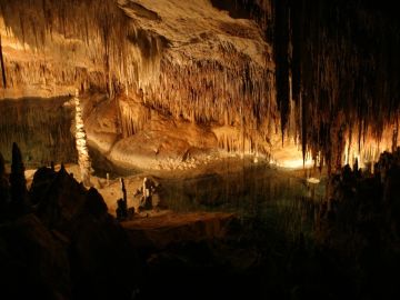 Cuevas y grutas Cuevas y grutas