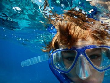 Las mejores playas con agua cristalina para practicar snorkel en España Las mejores playas con agua cristalina para practicar snorkel en España